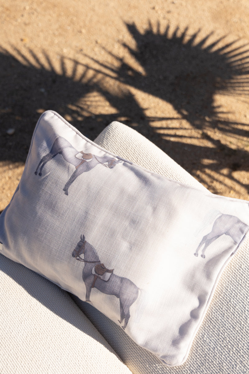 Linnen Petit Horse Off-white  60x40