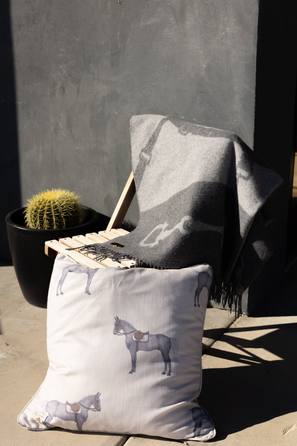 Petit Horse Off-white  60x60