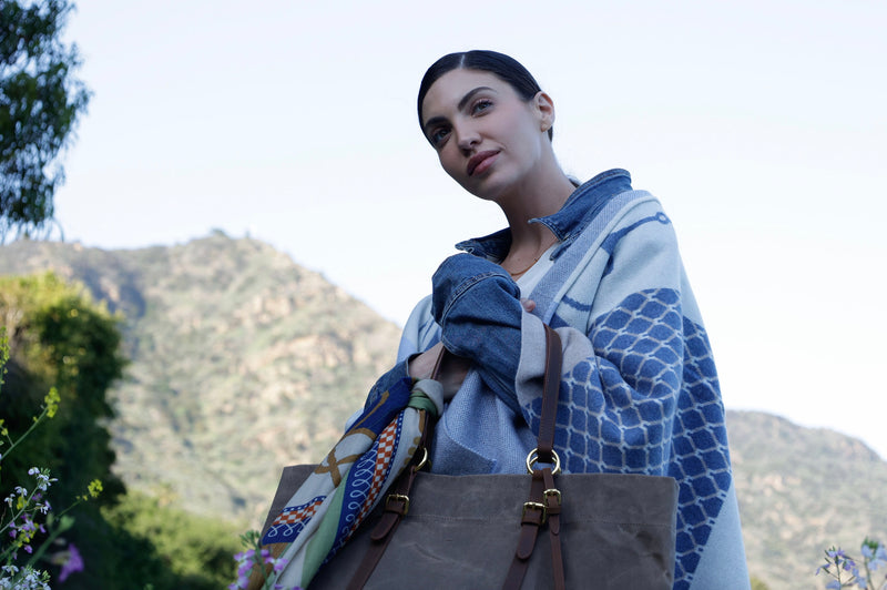 ADAMSBRO CASHMERE PONCHO SKY