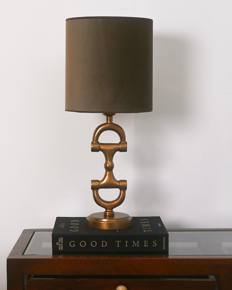 Lampa BIT Antique  Brass med brun skärm inkluderad.