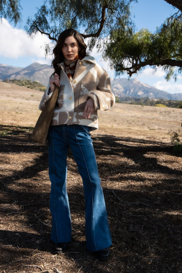 ADAMSBRO Classic Blanket Jacket – Nougat & Off-white