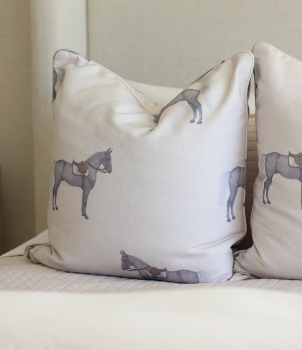 Petit Horse Off-white  60x60
