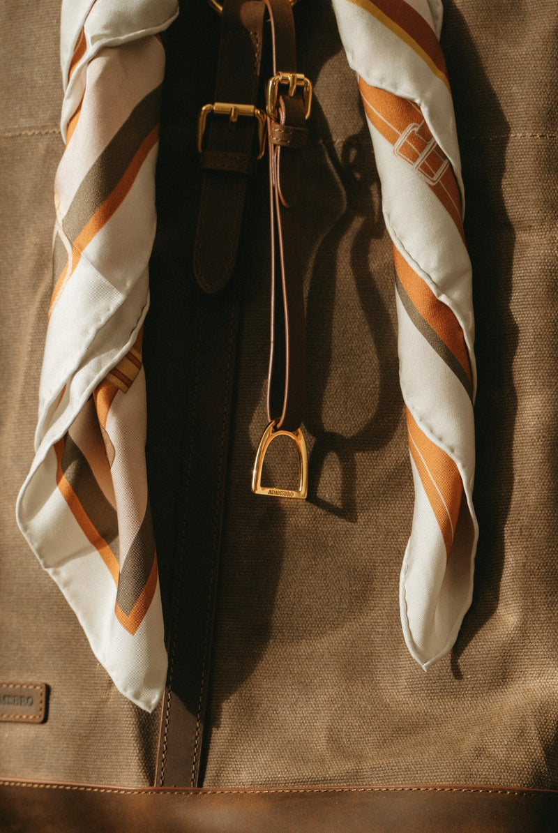 ADAMSBRO ”Equestrian Shopper”