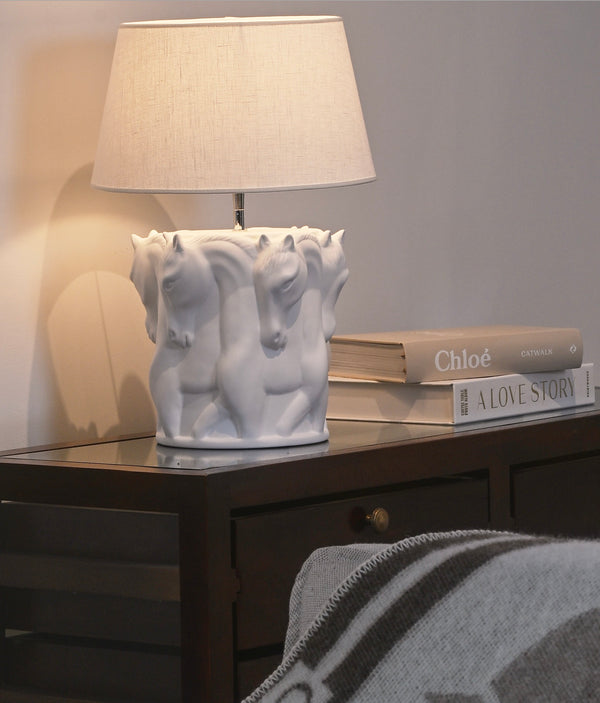 Lampa Dancing Horses Small Matt Vit