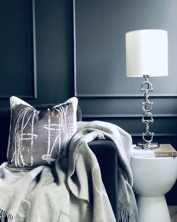 Snaffle Bit Lamp Silver med vit skärm