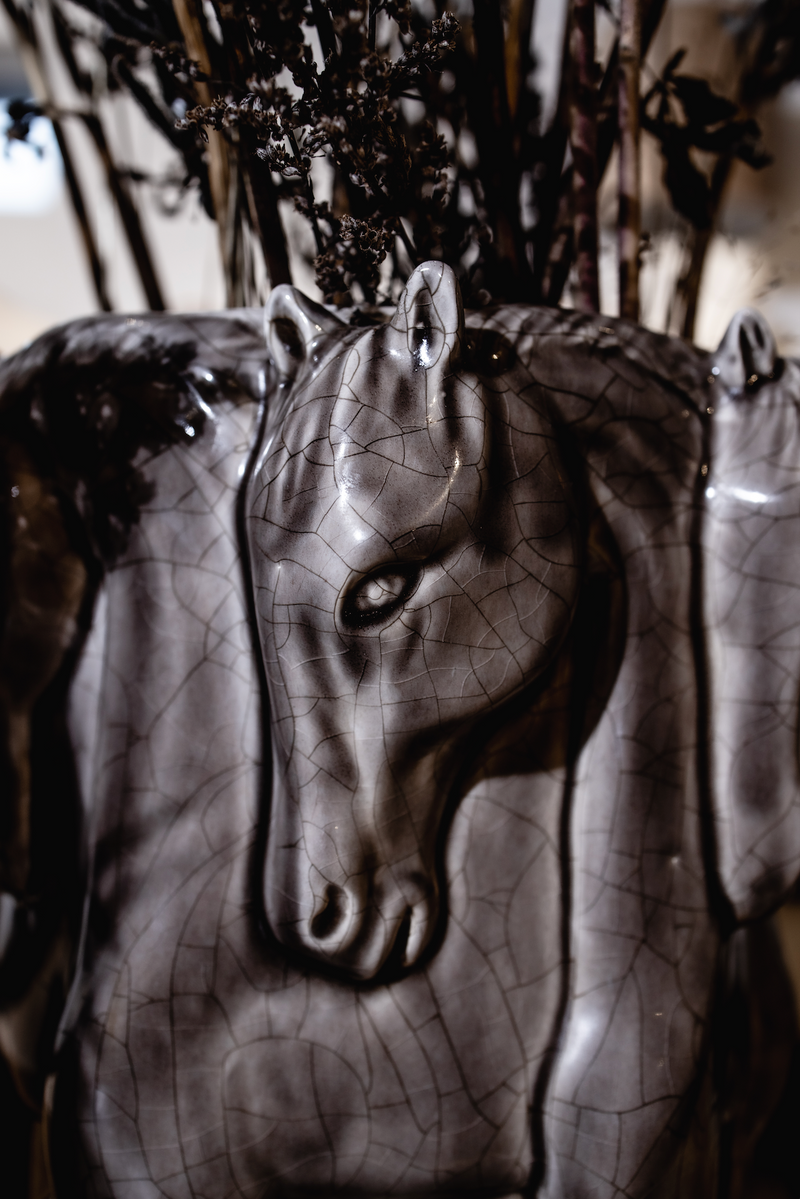 Mud crack keramik Vas Dancing Horses